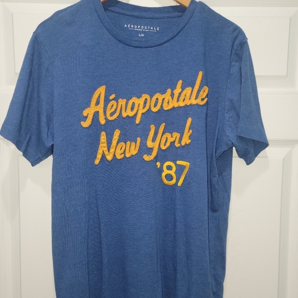 Aeropostale Blue Short Sleeve Tee with Yellow Print - Picture 1 of 3